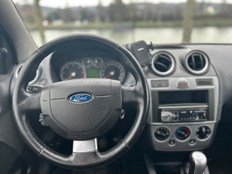 Ford Fiesta : photo 9