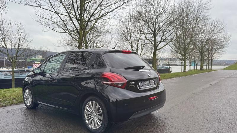 Peugeot 208 : photo 7